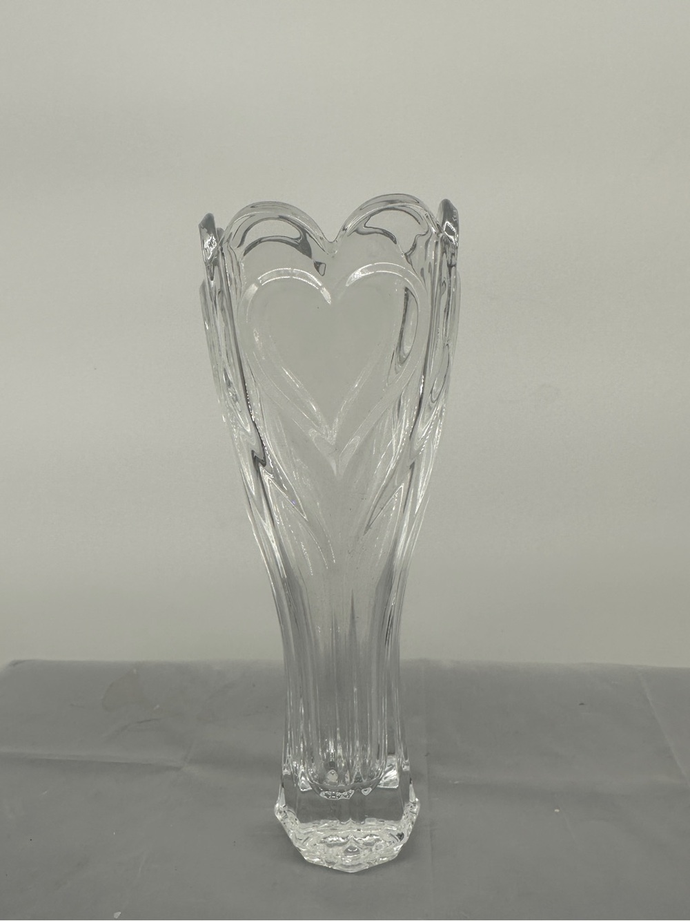 Heart lead crystal vase